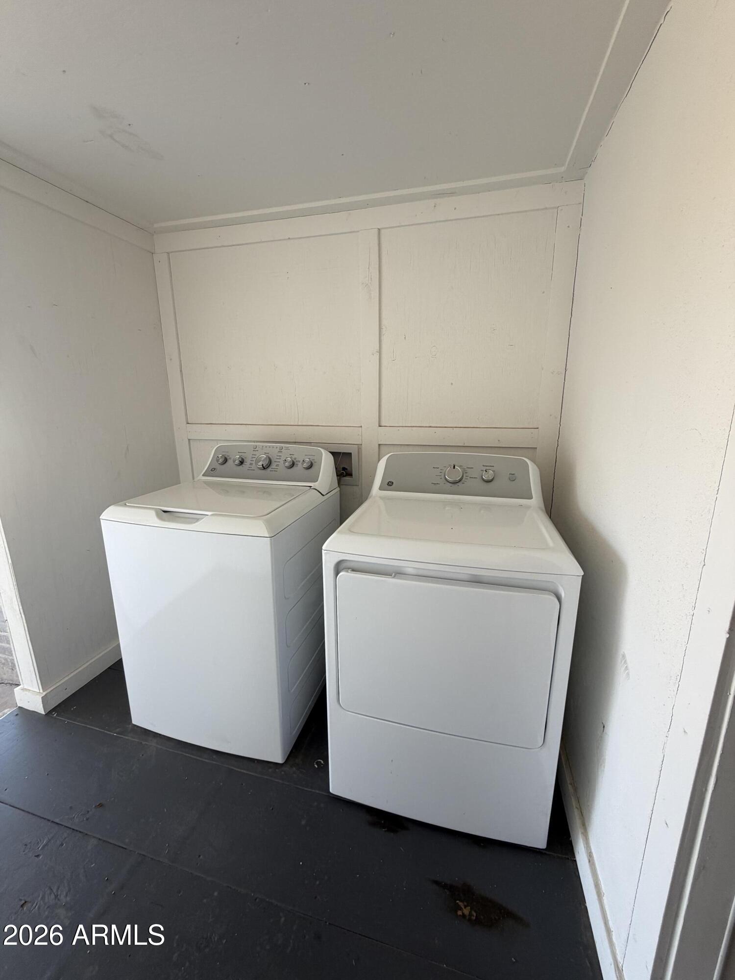 360 Pinal Street Globe, AZ 85501 - Photo 10 of 13 a utility room with dryer and washer