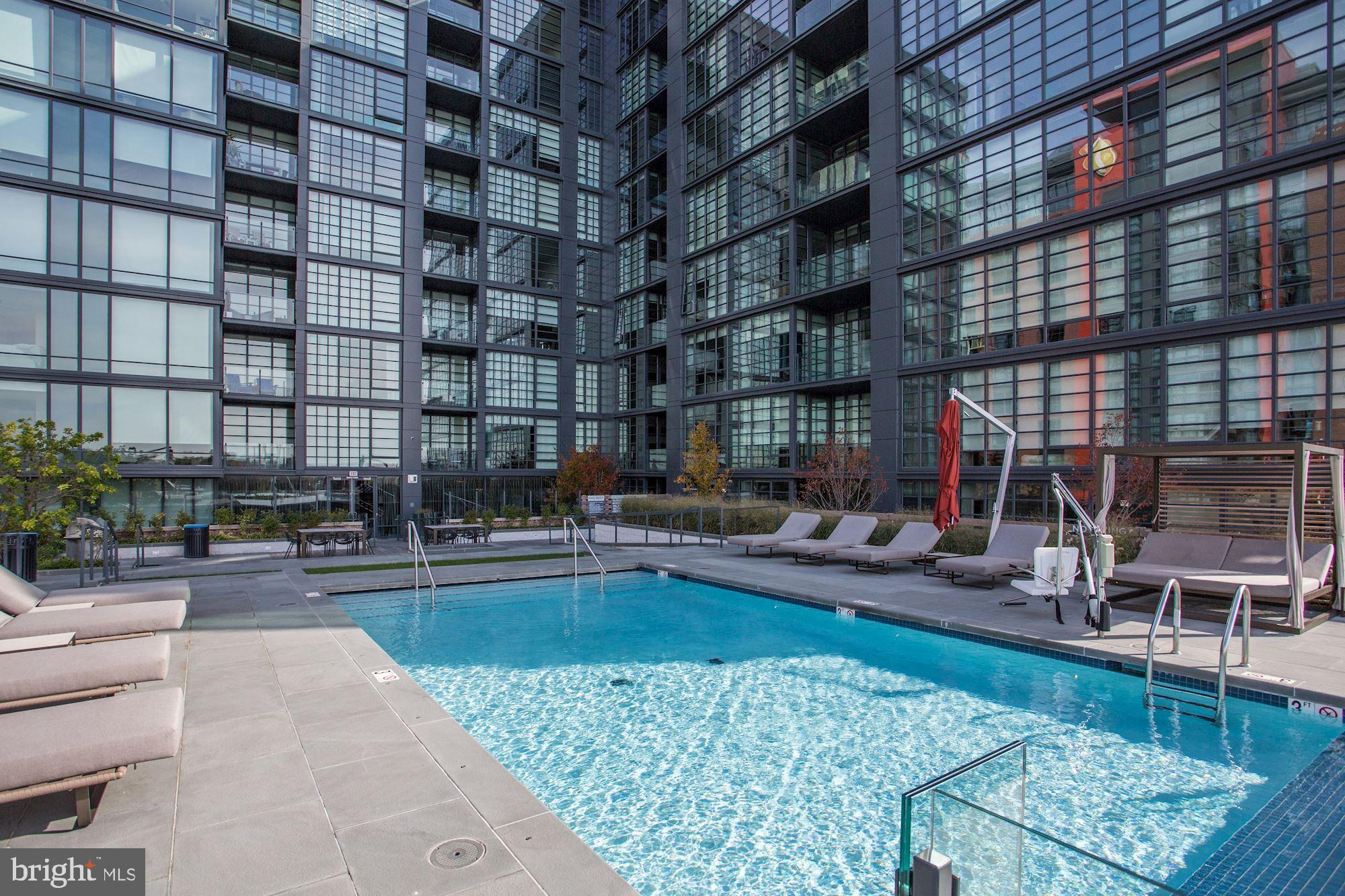 45 Sutton Square Southwest, Unit PH18 Washington, DC 20024 - Photo 17 of 24