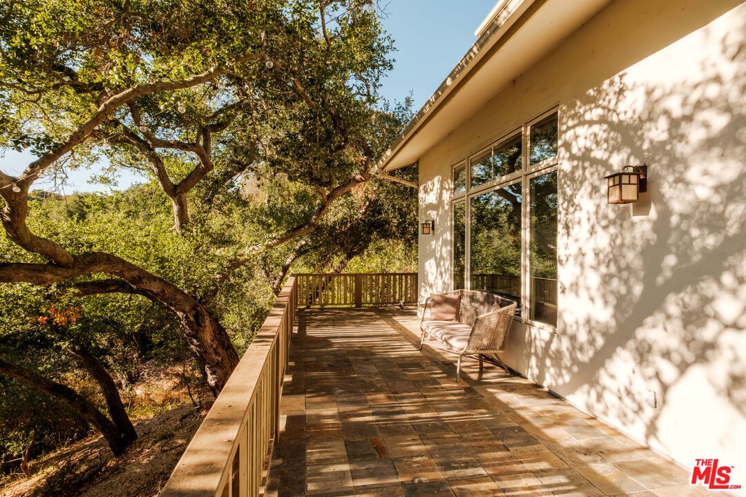 21717 Encina Road Topanga, CA 90290 - Photo 44 of 60