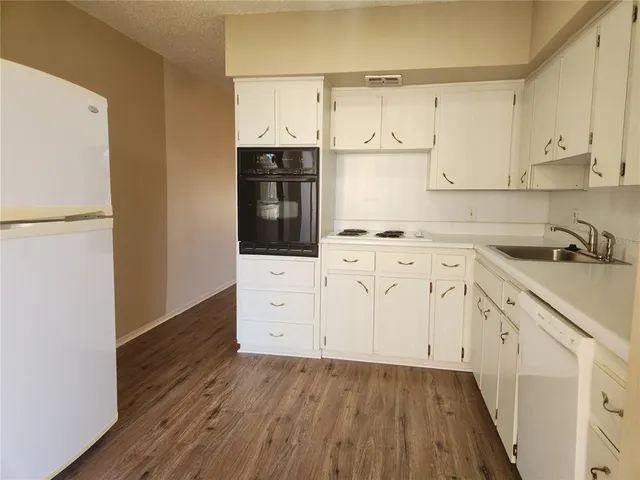 $1,450 | 2402 Ecuadorian Way, Unit 30, Clearwater, FL 33763