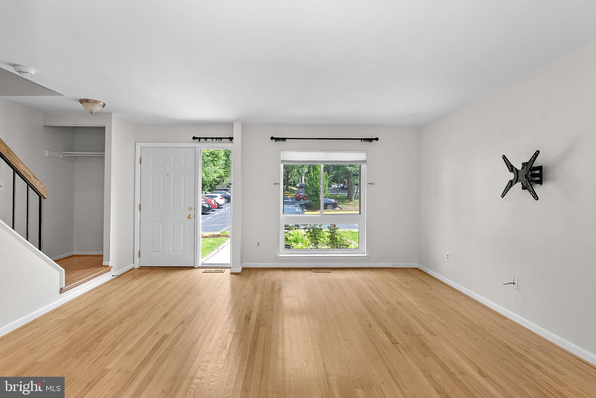 11986 Barrel Cooper Court Reston, VA 20191 - Photo 7 of 45