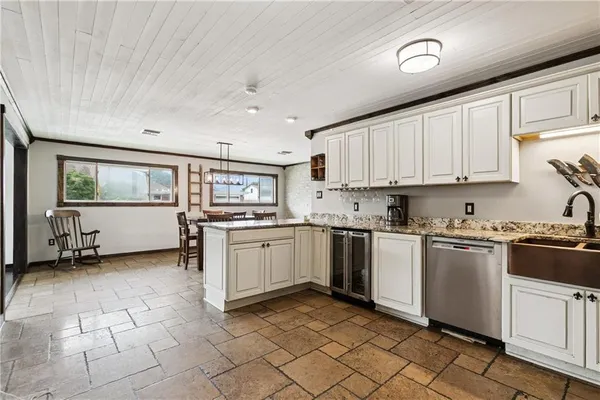 $395,000 | 41 Derbes Drive, Gretna, LA 70053