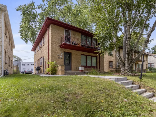 $300,000 | 7753-7755 West Beckett Avenue, Milwaukee, WI 53218