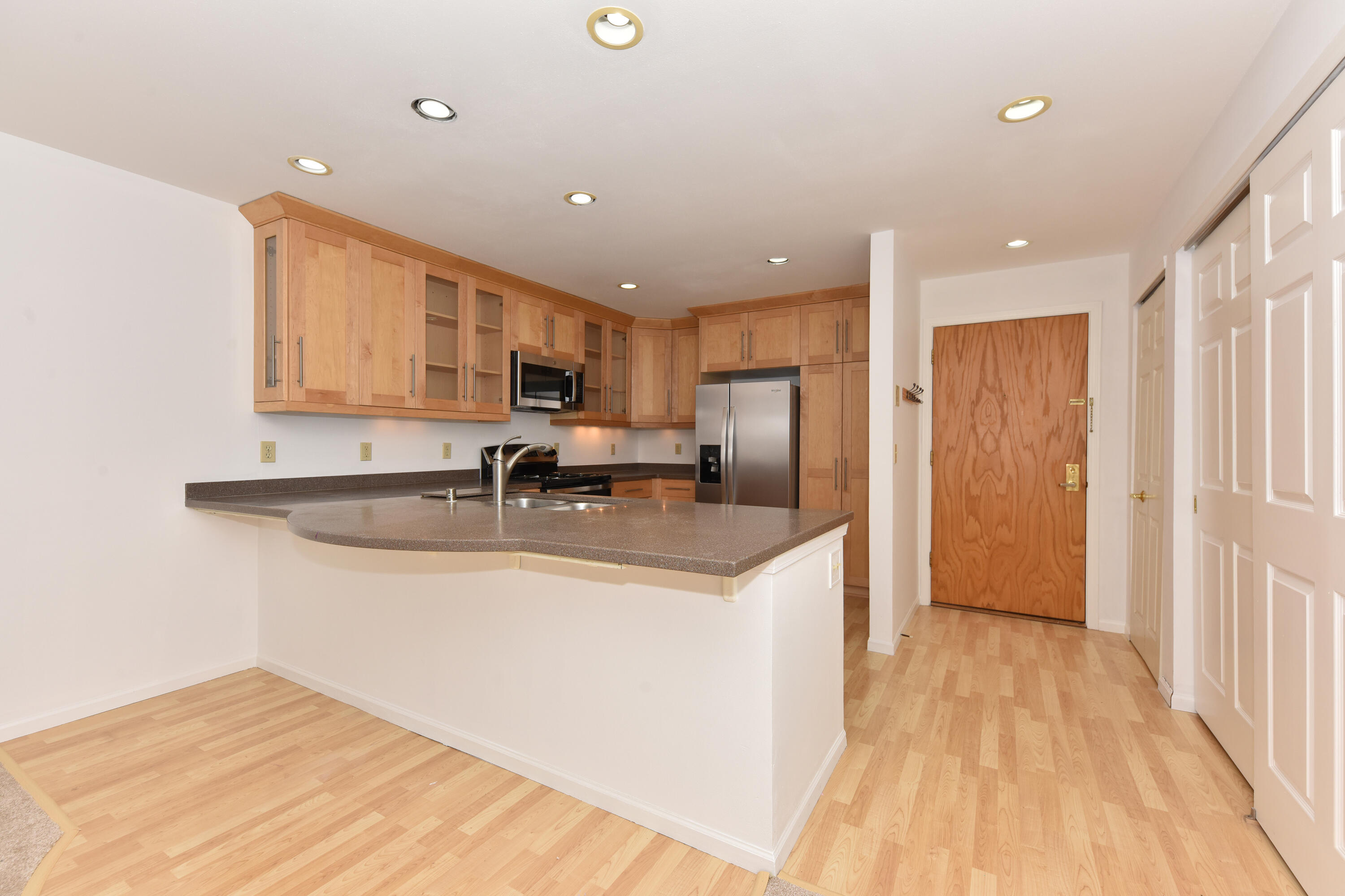 1600 West Green Tree Road, Unit 225 Glendale, WI 53209 - Photo 2 of 33 DSC_7848