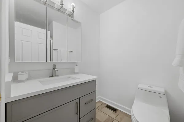 $3,500 | 1553 Brandywyn Court North, Buffalo Grove, IL 60089