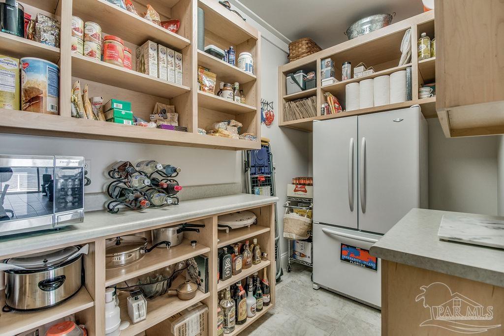 5464 North Shore Road Pensacola, FL 32507 - Photo 8 of 48 Gallery Image 8