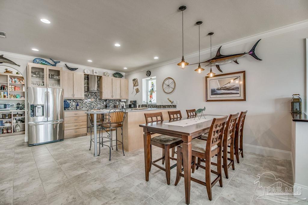 5464 North Shore Road Pensacola, FL 32507 - Photo 9 of 48 Gallery Image 9