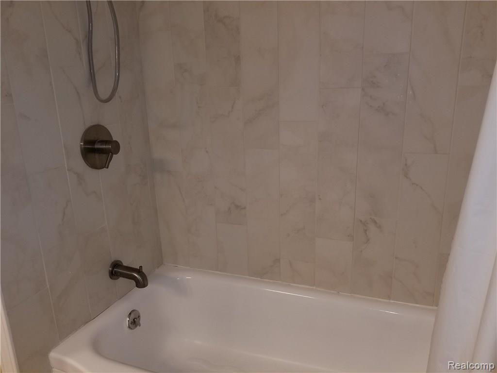 28328 Brandywine Road Farmington Hills, MI 48334 - Photo 19 of 28
