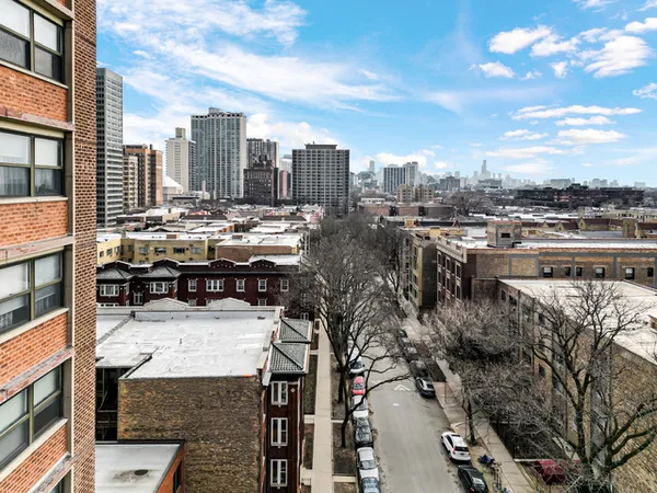$1,900 | 3648 North Pine Grove Avenue, Unit G, Chicago, IL 60613