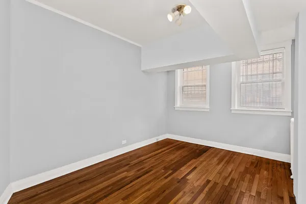 $1,900 | 3648 North Pine Grove Avenue, Unit G, Chicago, IL 60613