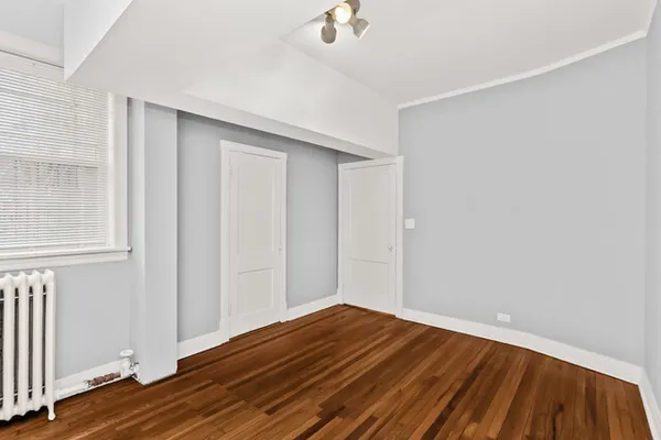 $1,900 | 3648 North Pine Grove Avenue, Unit G, Chicago, IL 60613
