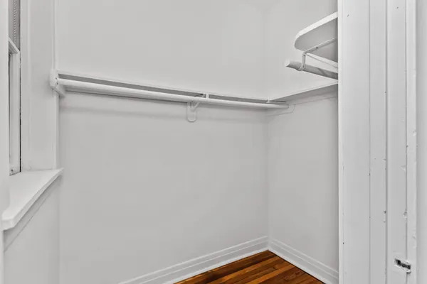 $1,900 | 3648 North Pine Grove Avenue, Unit G, Chicago, IL 60613