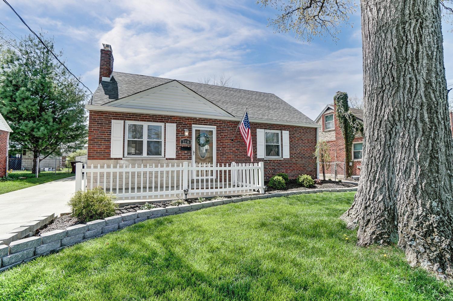 2238 Hunt Road Reading, OH 45215 - Photo 3 of 41