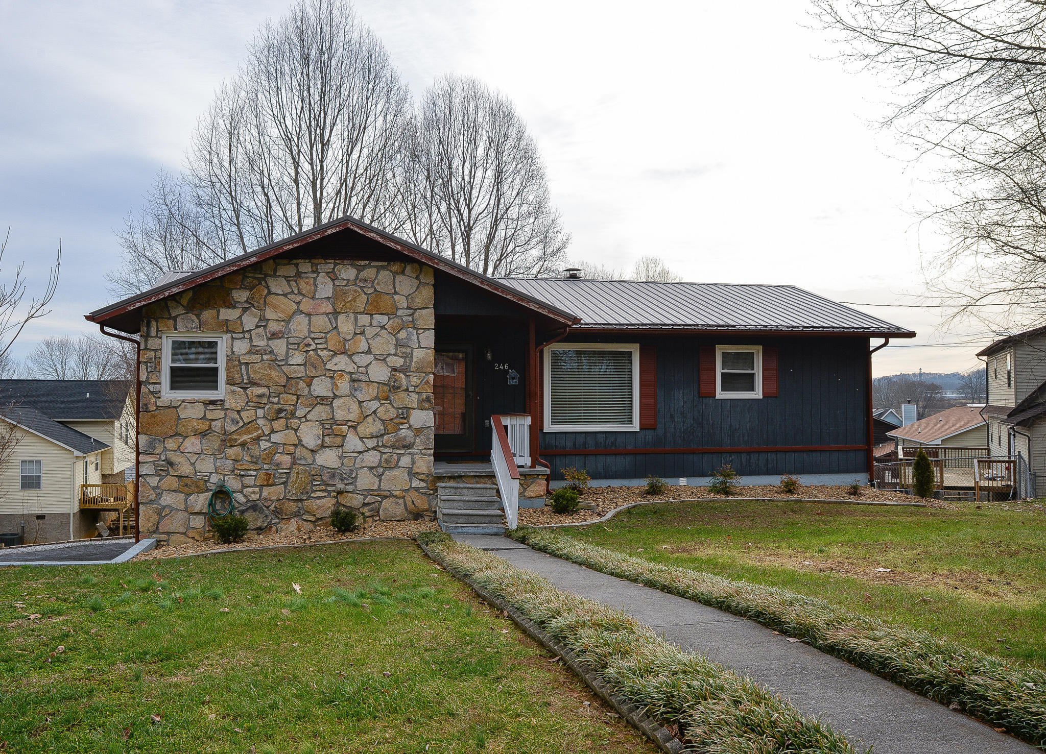 246 Ridgeview Drive Gray, TN 37615 - Photo 1 of 29 DSC_6840