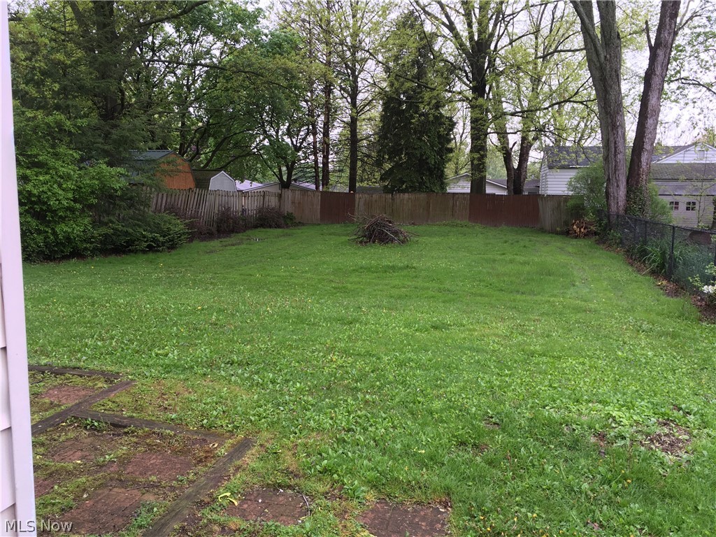 918 Hudson Road Kent, OH 44240 - Photo 4 of 22