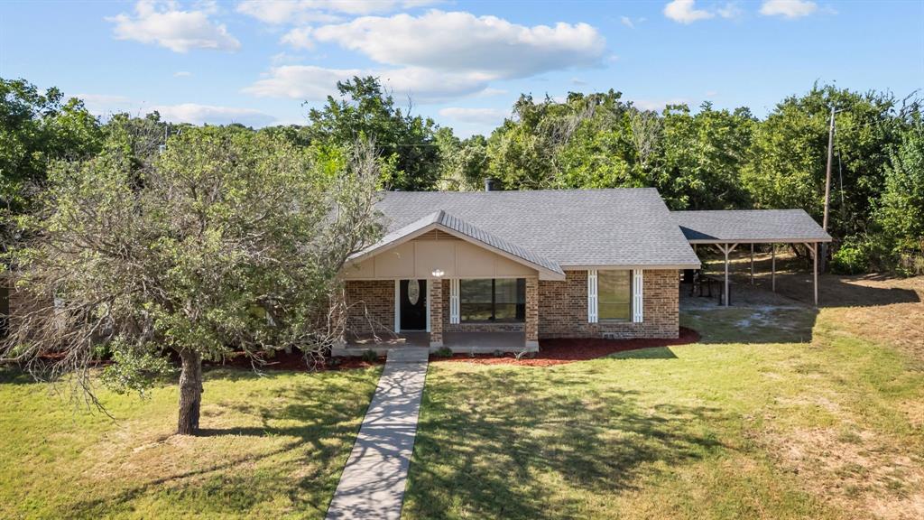 150 Sandlin Court Springtown, TX 76082 - Photo 7 of 38
