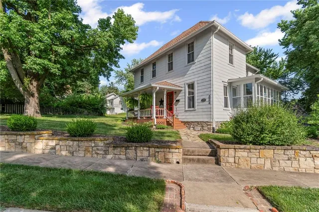 $415,000 | 324 Harrison Street, Liberty, MO 64068