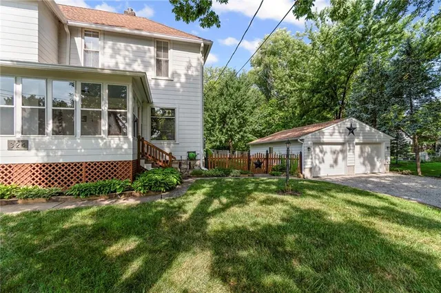 $415,000 | 324 Harrison Street, Liberty, MO 64068