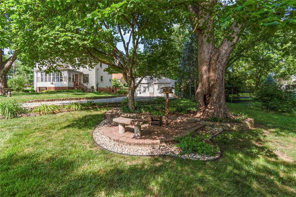 324 Harrison Street Liberty, MO 64068 - Photo 5 of 37