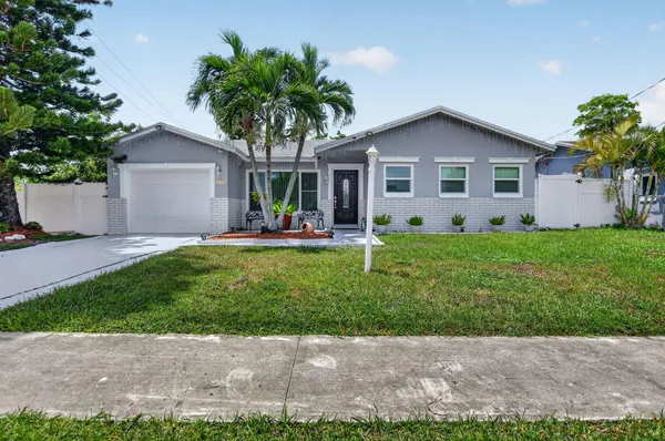 $520,000 | 22305 Southwest 57th Avenue, Boca Raton, FL 33428