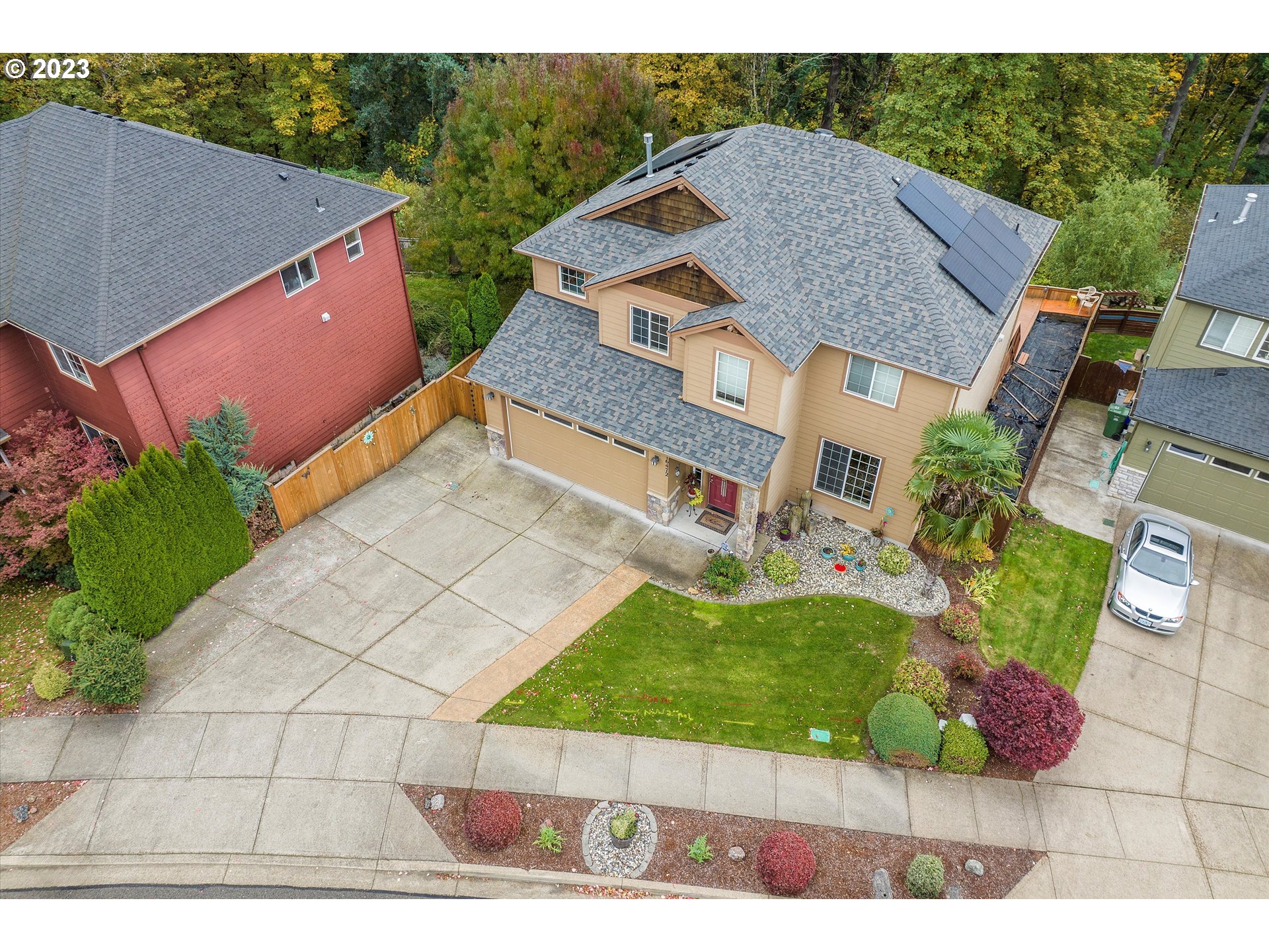 16472 Southeast Siri Loop Damascus, OR 97089 - Photo 2 of 41 a aerial view of a house with a yard