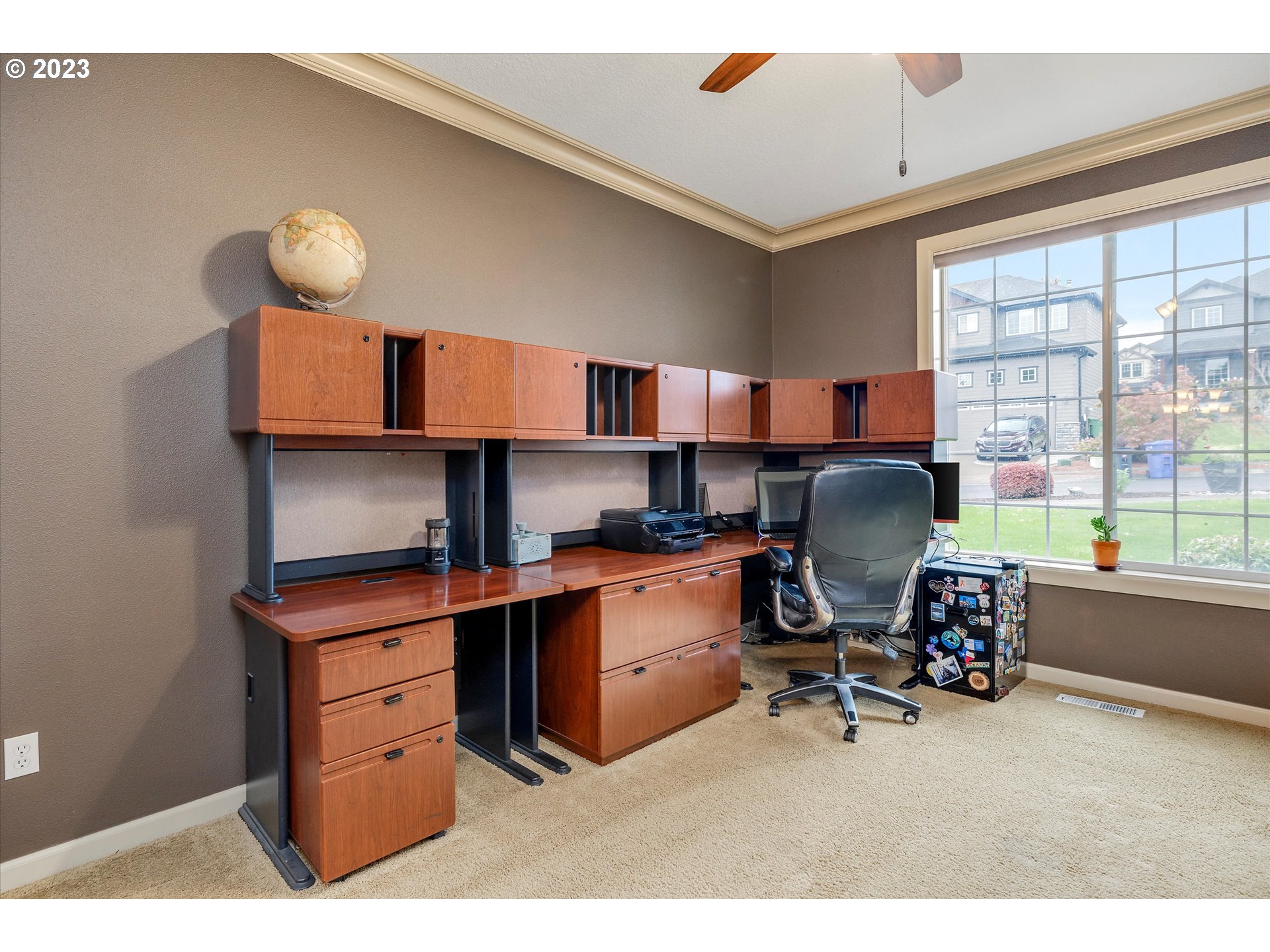 16472 Southeast Siri Loop Damascus, OR 97089 - Photo 7 of 41 a room with furniture and a window