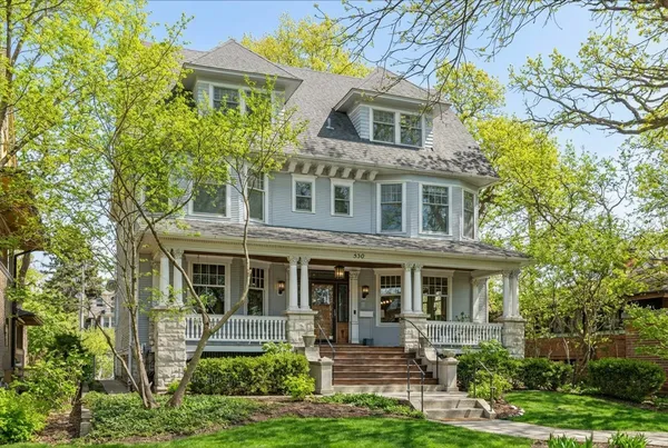 $1,350,000 | 530 North East Avenue, Oak Park, IL 60302