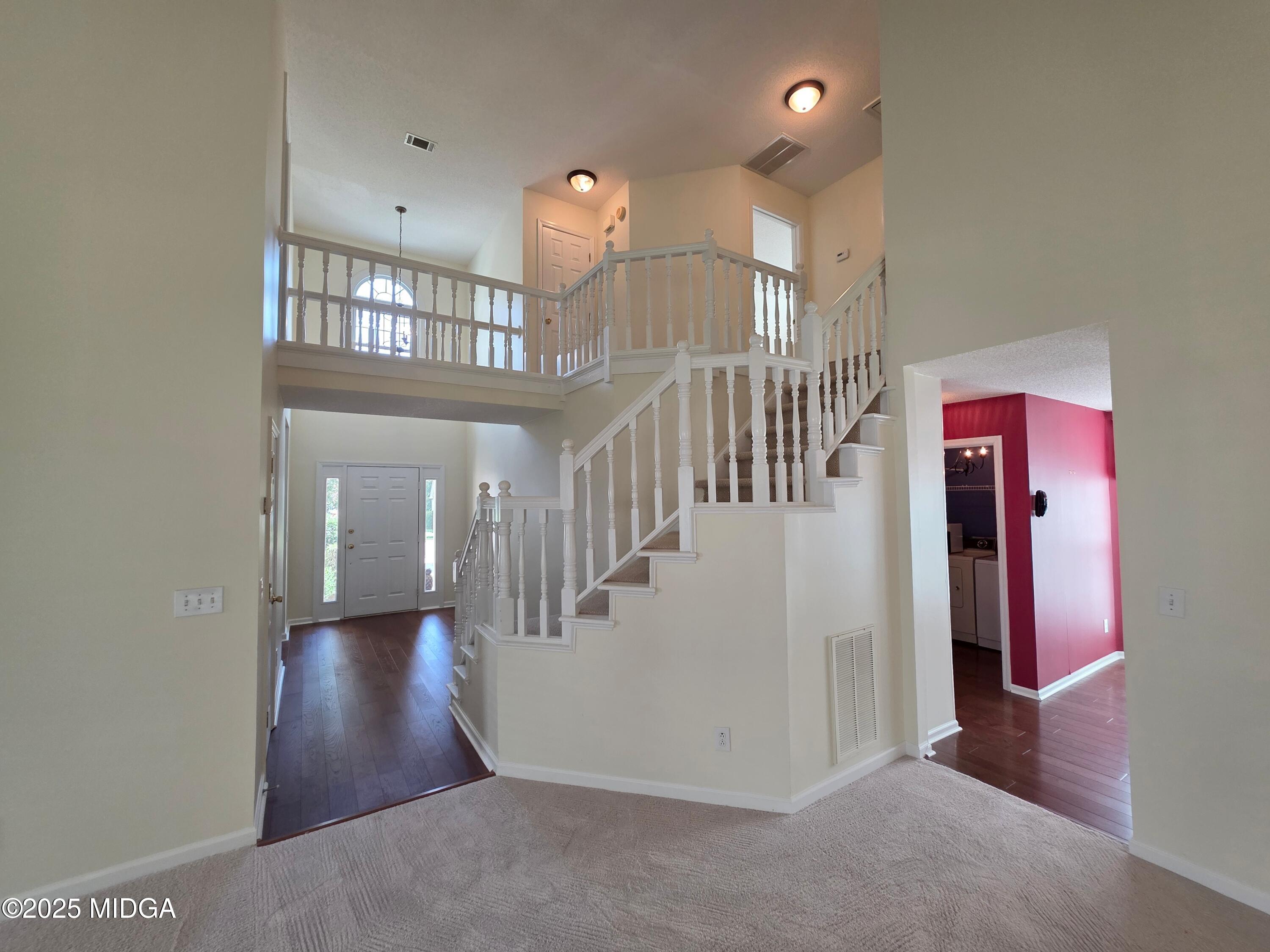 196 Springfield Boulevard Macon, GA 31210 - Photo 23 of 39 196 Springfield Stairway
