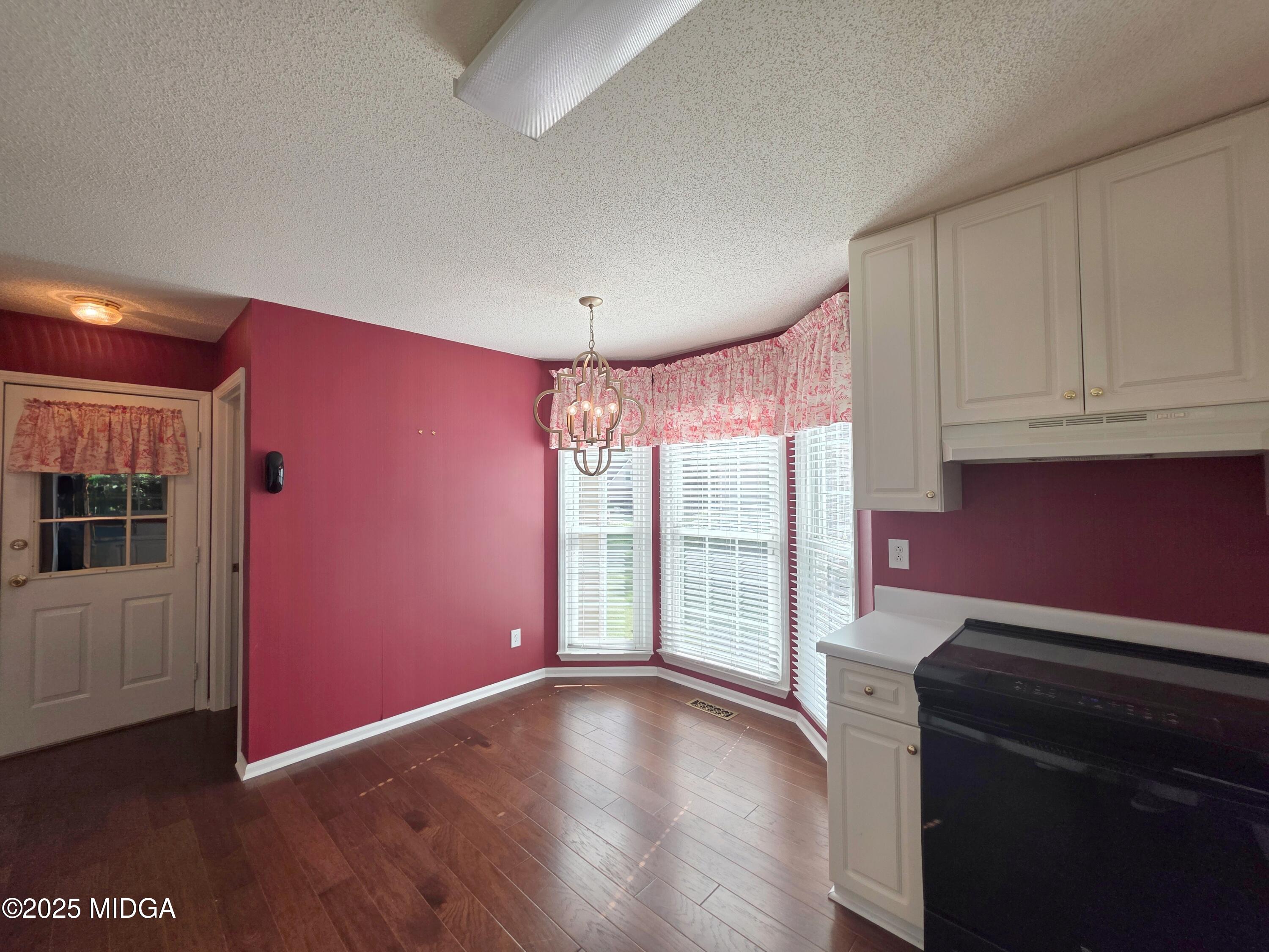 196 Springfield Boulevard Macon, GA 31210 - Photo 28 of 39 196 Springfield Eat in view