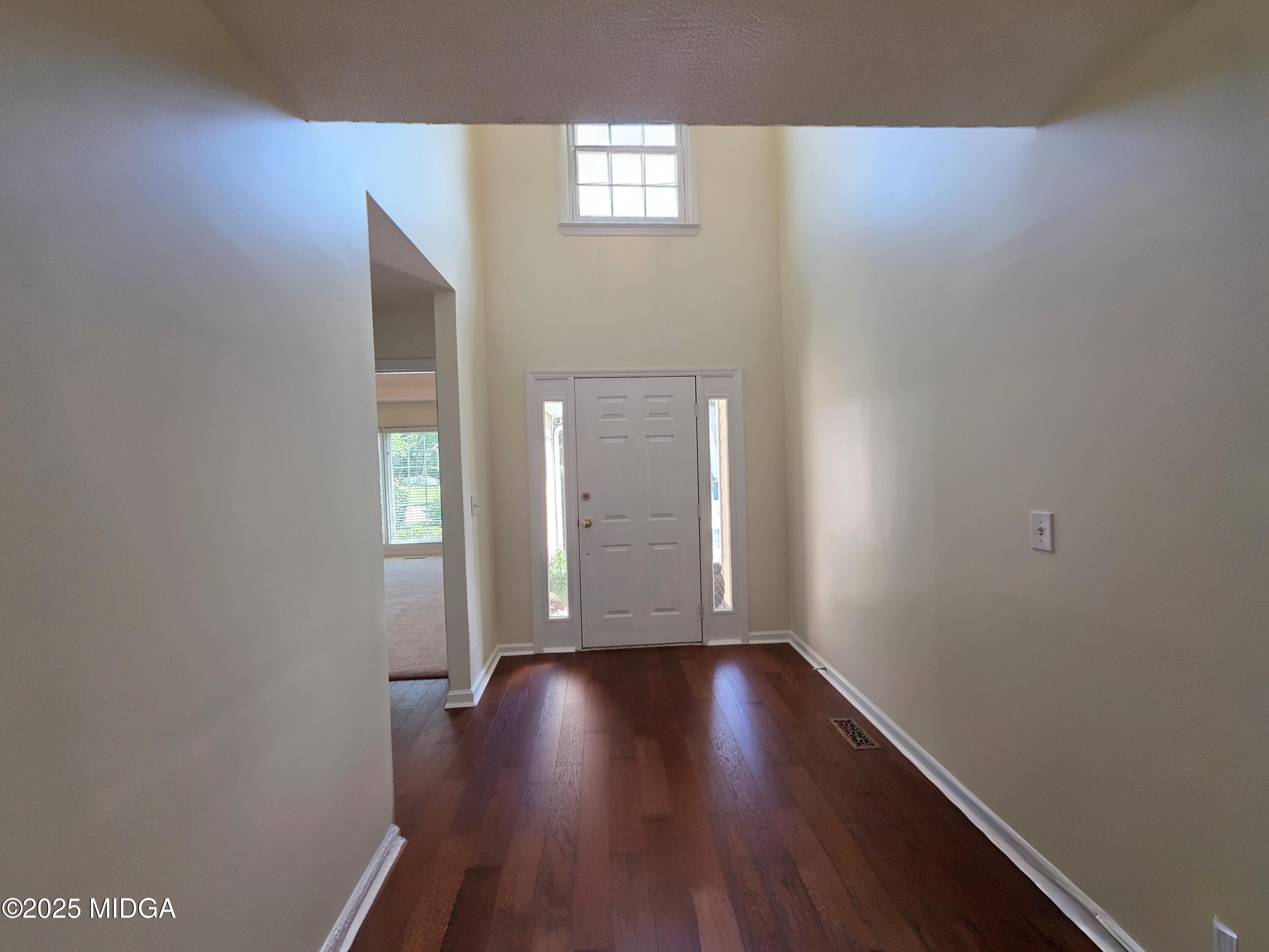 196 Springfield Boulevard Macon, GA 31210 - Photo 4 of 39 196 Springfield Entryway