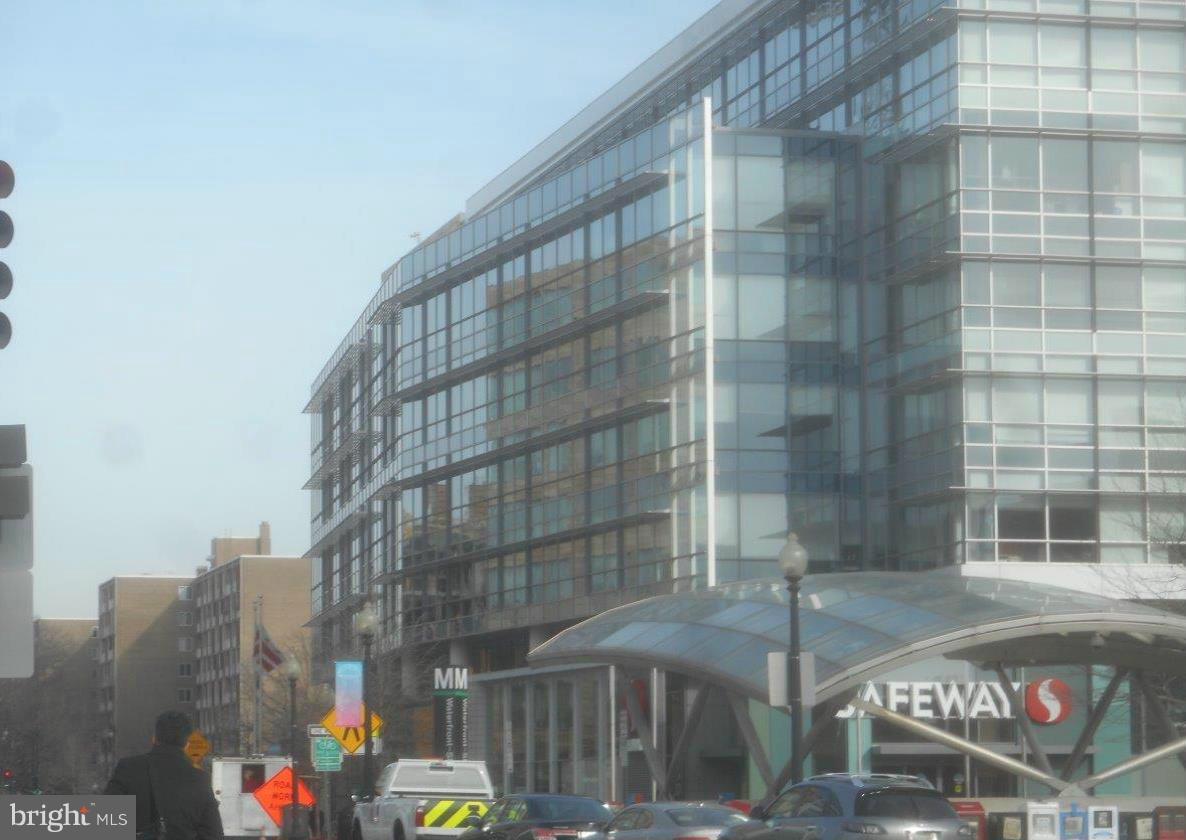 2900 Pomeroy Road Southeast, Unit 101 Washington, DC 20020 - Photo 9 of 46 Waterfront Southwest Metro Stop and Safeway