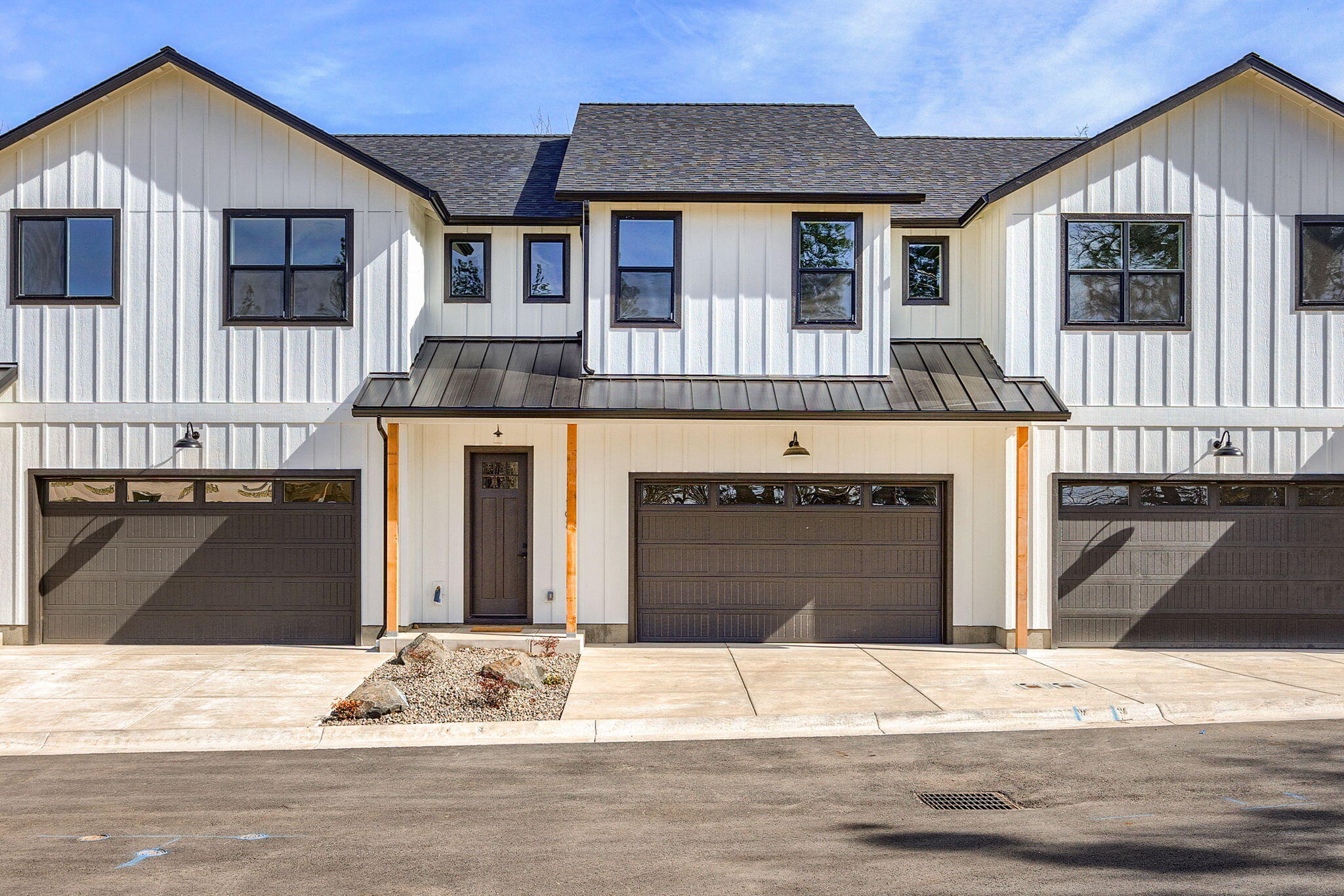 103 Golf View Drive Eagle Point, OR 97524 - Photo 2 of 41 Apx103GV2 (2)