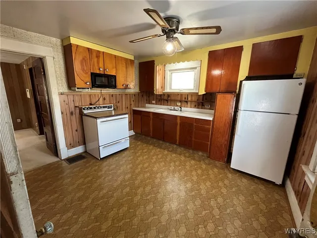 $110,000 | 2648 Ontario Avenue, Niagara Falls, NY 14305