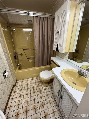 $110,000 | 2648 Ontario Avenue, Niagara Falls, NY 14305