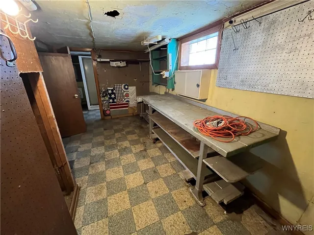 $110,000 | 2648 Ontario Avenue, Niagara Falls, NY 14305