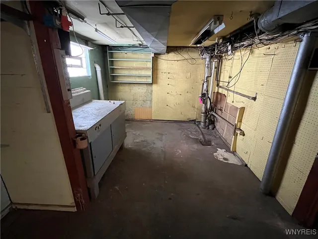 $110,000 | 2648 Ontario Avenue, Niagara Falls, NY 14305