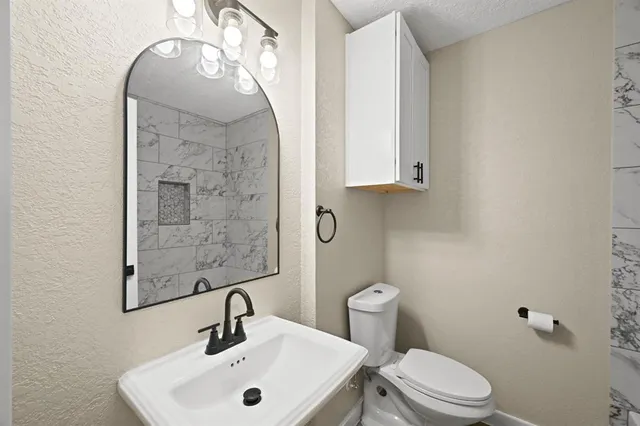 $2,475 | 10211 Glenmawr Drive, Houston, TX 77075