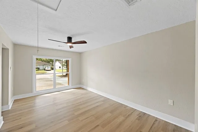 $2,475 | 10211 Glenmawr Drive, Houston, TX 77075