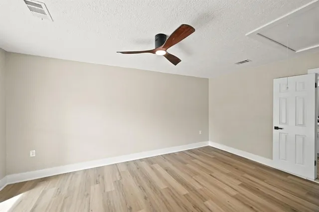 $2,475 | 10211 Glenmawr Drive, Houston, TX 77075