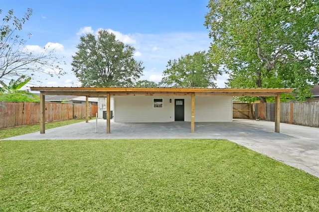 $2,475 | 10211 Glenmawr Drive, Houston, TX 77075