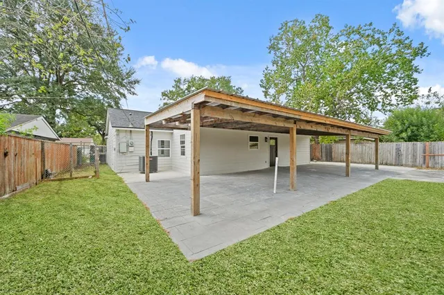 $2,475 | 10211 Glenmawr Drive, Houston, TX 77075