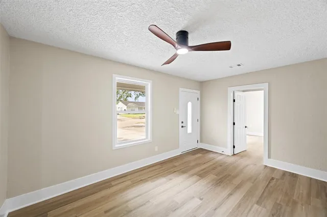 $2,475 | 10211 Glenmawr Drive, Houston, TX 77075