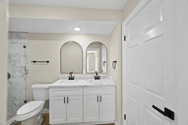 $2,475 | 10211 Glenmawr Drive, Houston, TX 77075