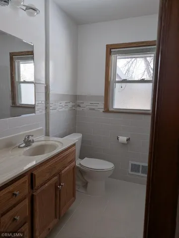 $325,000 | 455 Griffith Street, St. Paul, MN 55106