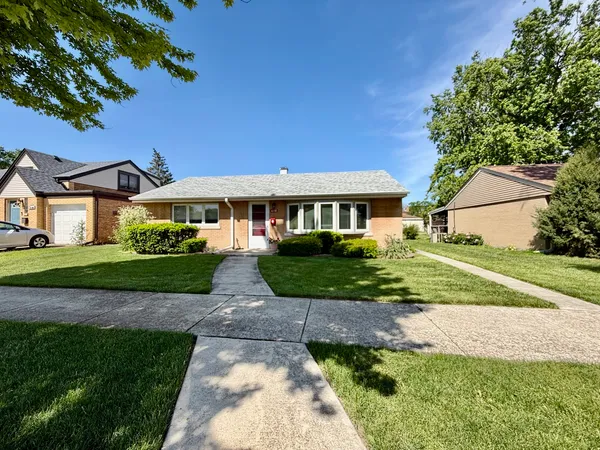 $428,000 | 4138 Custer Avenue, Brookfield, IL 60513