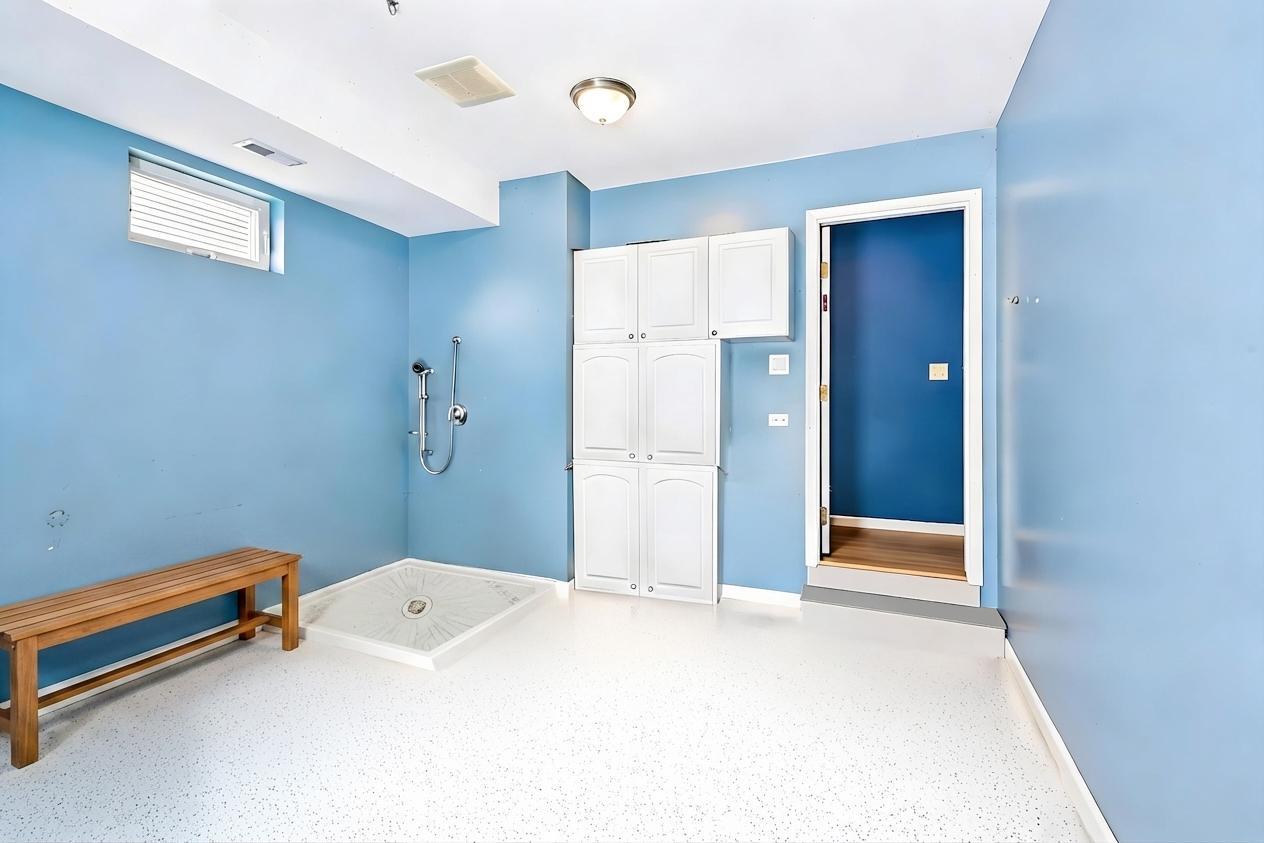 1739 Newbridge Circle Elgin, IL 60123 - Photo 17 of 42 a view of a room with closet