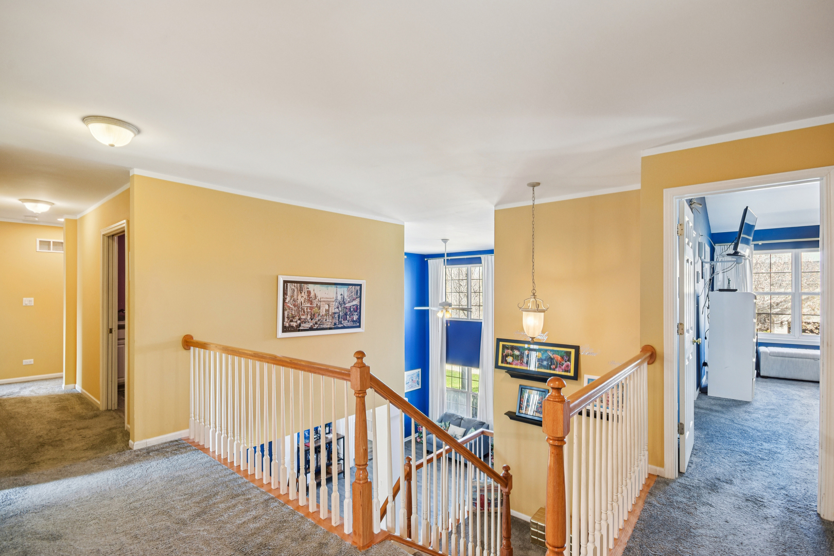 1739 Newbridge Circle Elgin, IL 60123 - Photo 27 of 42 a view of a hallway with windows