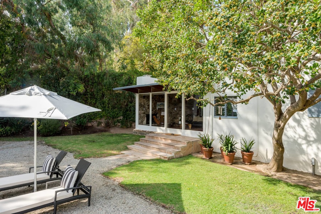 12230 Dunoon Lane Los Angeles, CA 90049 - Photo 25 of 30