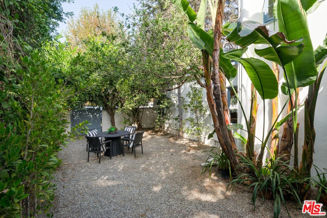 12230 Dunoon Lane Los Angeles, CA 90049 - Photo 29 of 30