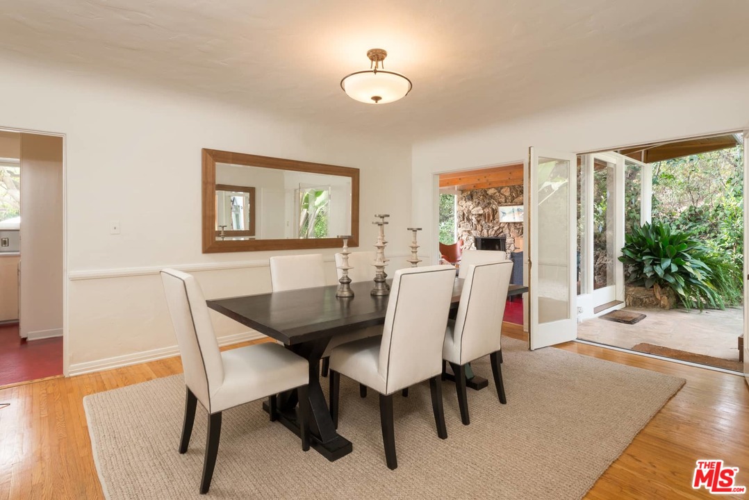 12230 Dunoon Lane Los Angeles, CA 90049 - Photo 8 of 30